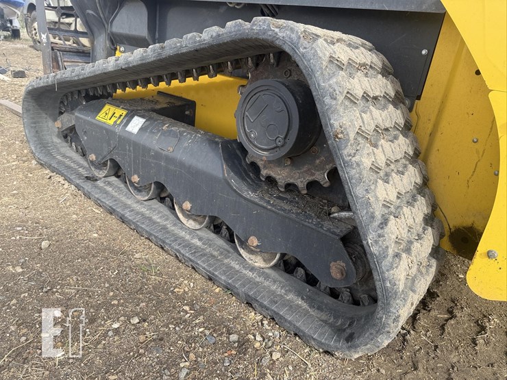 2021-new-holland-c332-image-21