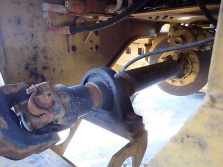 2023-caterpillar-926m-image-61