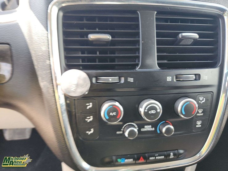 dodge-grand-caravan-image-18