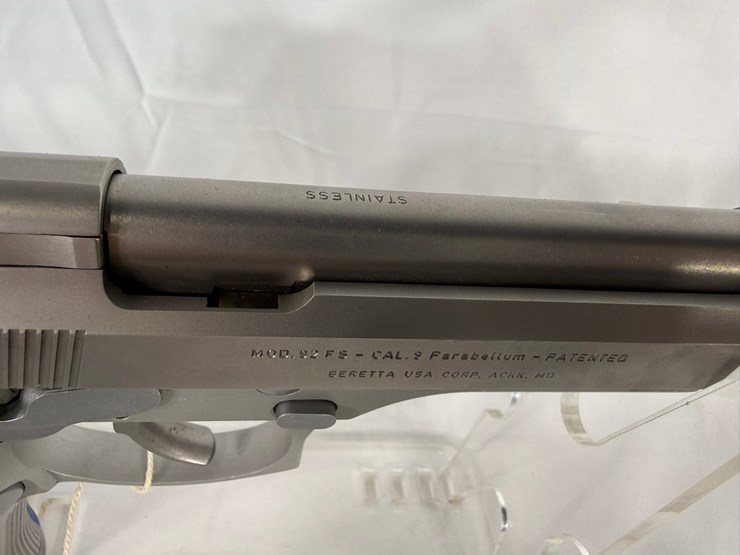 #41-•-beretta-92fs-9mm-pistol-l183432-image-15