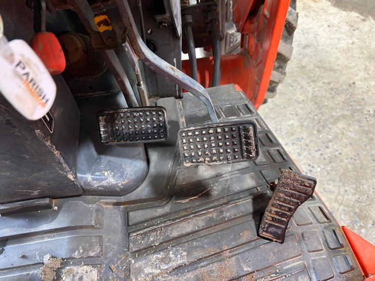 kubota-la724-image-22