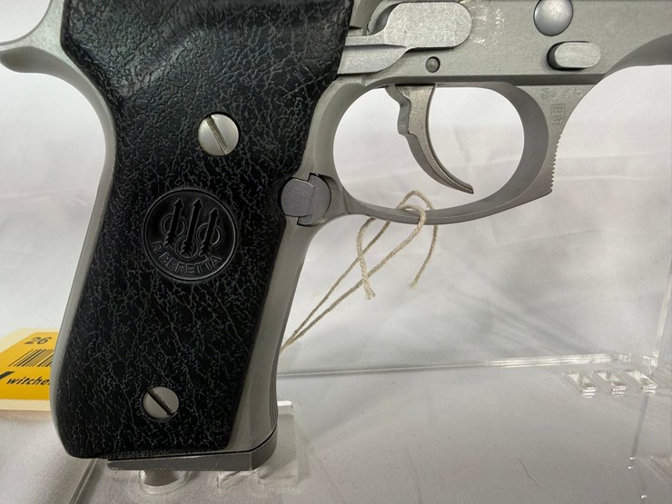 #41-•-beretta-92fs-9mm-pistol-l183432-image-11