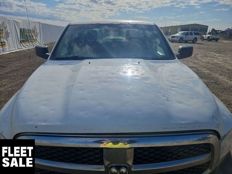 2015-dodge-1500-image-46