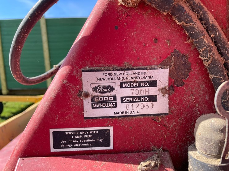 new-holland-790-image-7