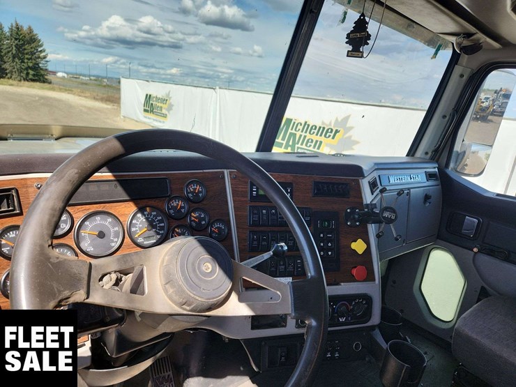 2015-western-star-4900-image-15