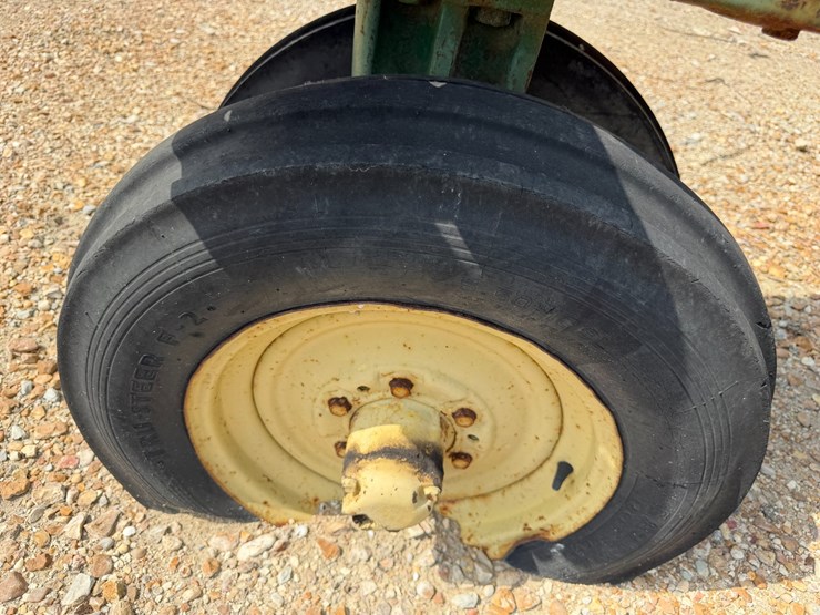 1957-john-deere-620-image-10