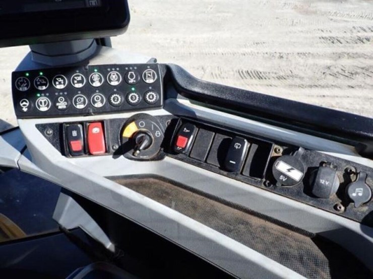 2018-caterpillar-924k-image-16