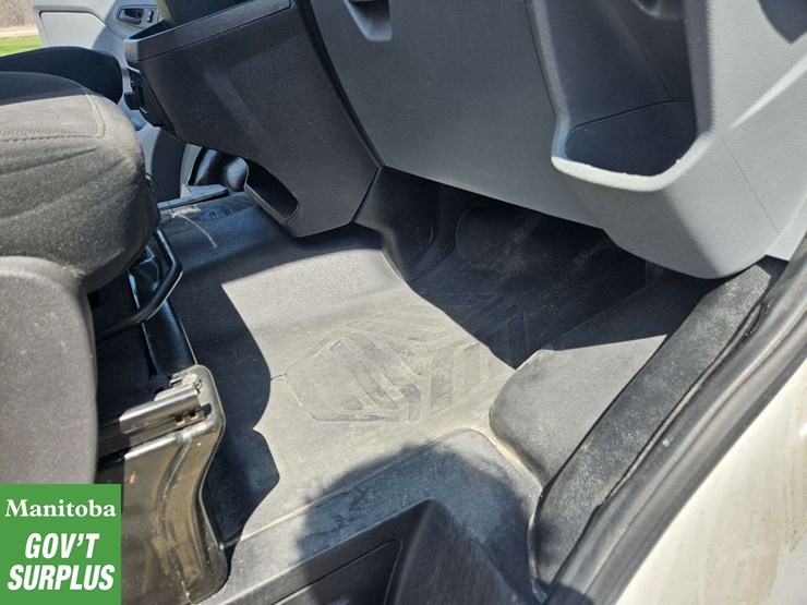 2017-ford-transit-image-26
