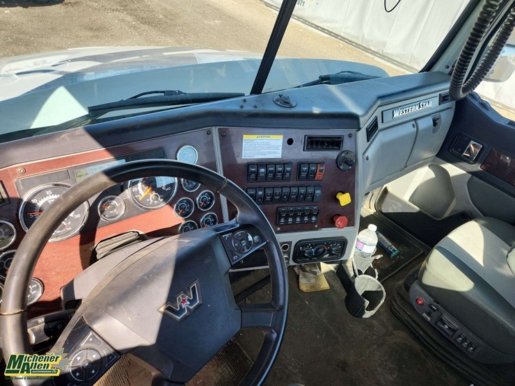 2021-western-star-5700xe-image-16
