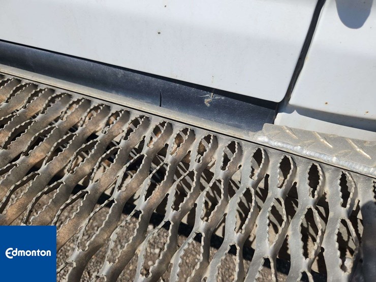 2012-ford-cargo-image-38
