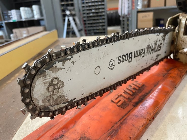 #10224-•-stihl-ms271-chainsaw-image-2