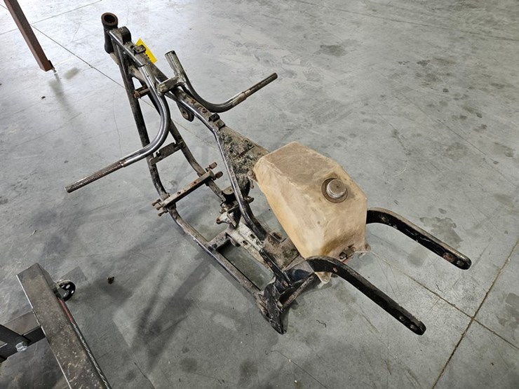#6274-•-motorcycle-frame-and-gas-tank-image-2