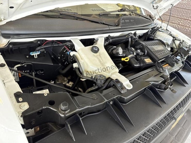 2014-chevrolet-express-1500-image-16