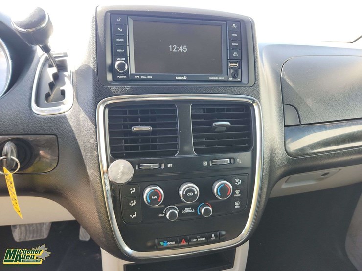 dodge-grand-caravan-image-19