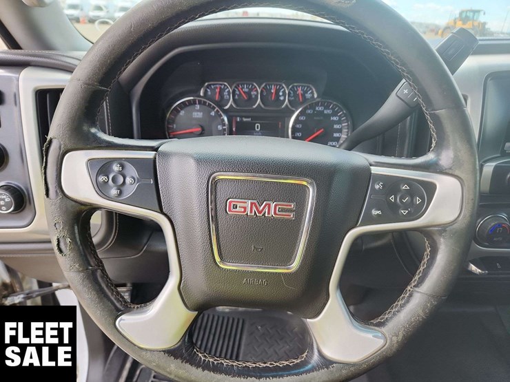 2015-gmc-sierra-2500hd-image-19