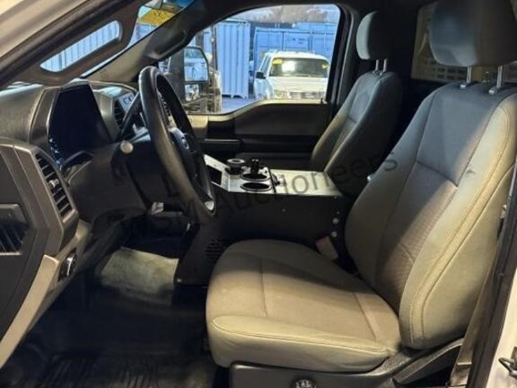 2017-ford-f550-image-26