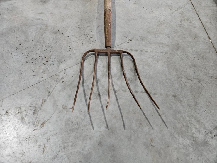 #6224-•-pitch-fork-image-4