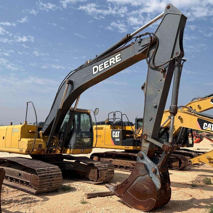 2007 DEERE 200D LC