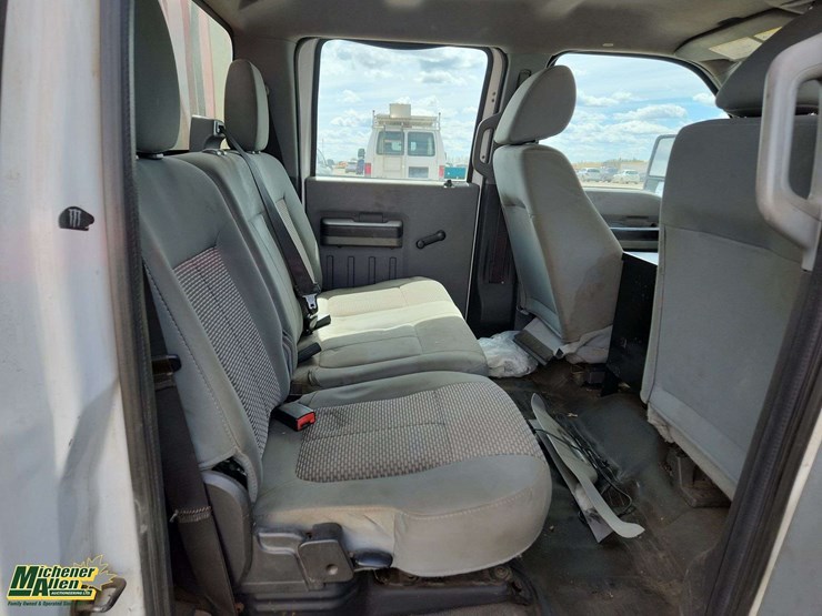 2011-ford-f550-image-25