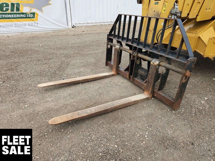 2005-caterpillar-th580b-image-14