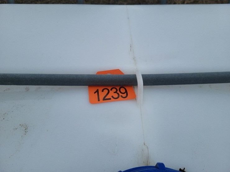 tote-w/valve---tag-#1239-image-2