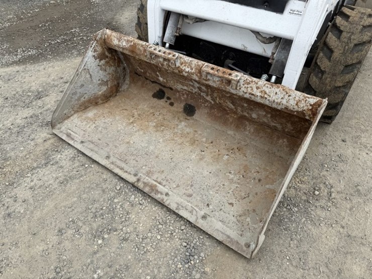 2011-bobcat-s185-image-18