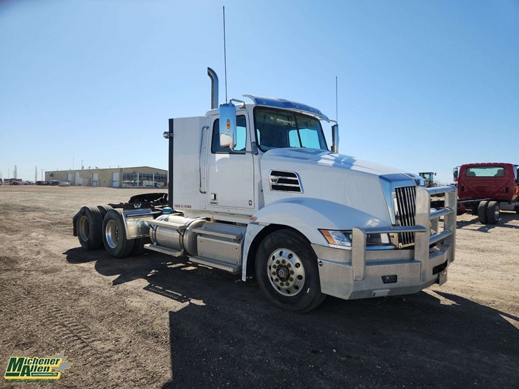 2021-western-star-5700xe-image-2