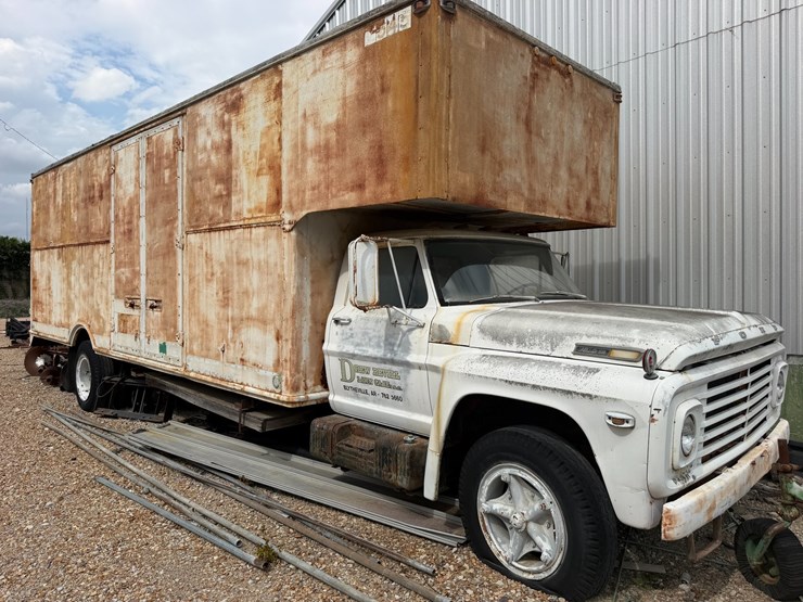 ford-600-image-2