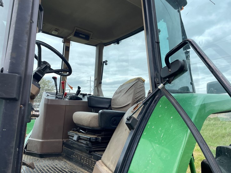 john-deere-7600-image-45