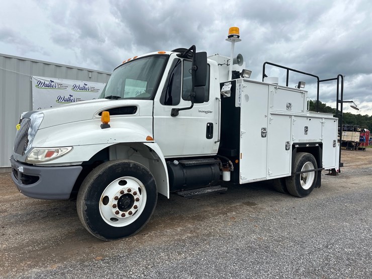 2010-international-durastar-4300-image-2
