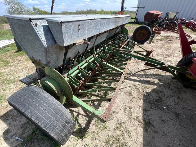 john-deere-8-image-21