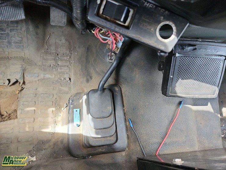 2011-ford-f550-image-12