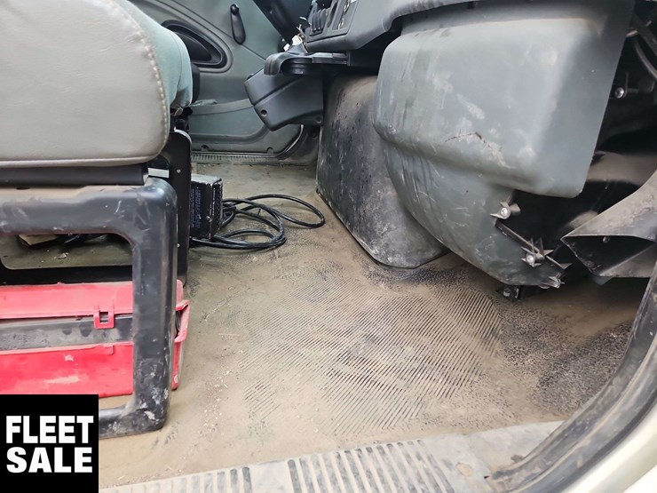 international-workstar-7400-image-34