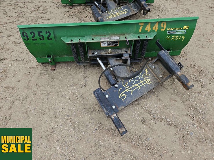 john-deere-60in-front-blade-image-5