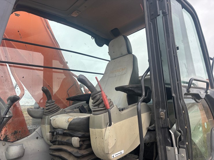 hitachi-zx290g-excavator-image-27
