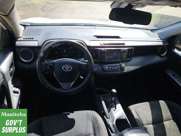 2017-toyota-rav4-image-19
