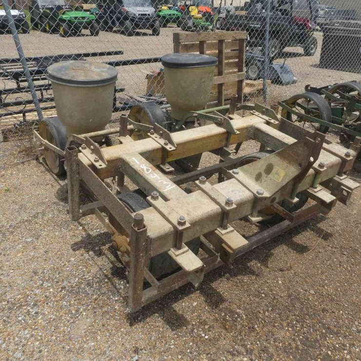 JOHN DEERE 2