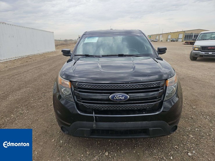 2015-ford-explorer-image-8