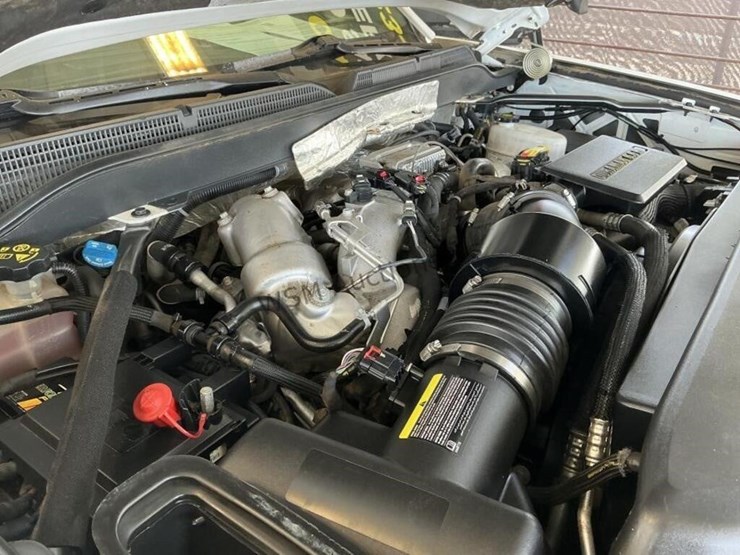2017-chevrolet-silverado-3500hd-image-13