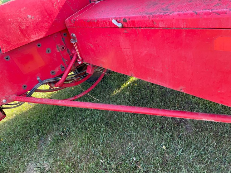 massey-ferguson-124-image-12