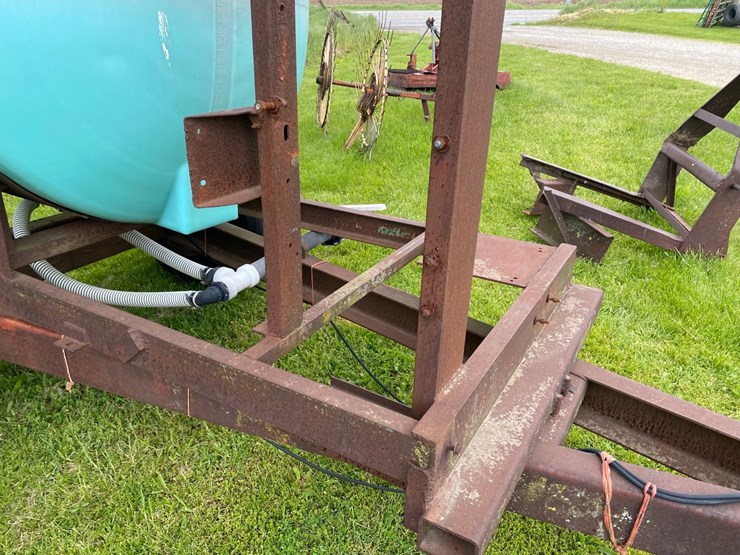 500-gal-fertilizer-tank-on-trailer-image-9