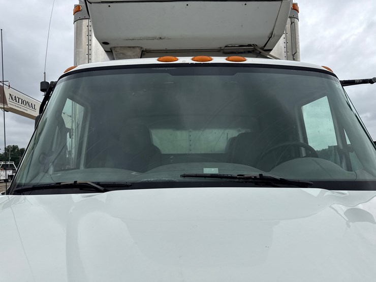 2004-international-durastar-4300-image-31