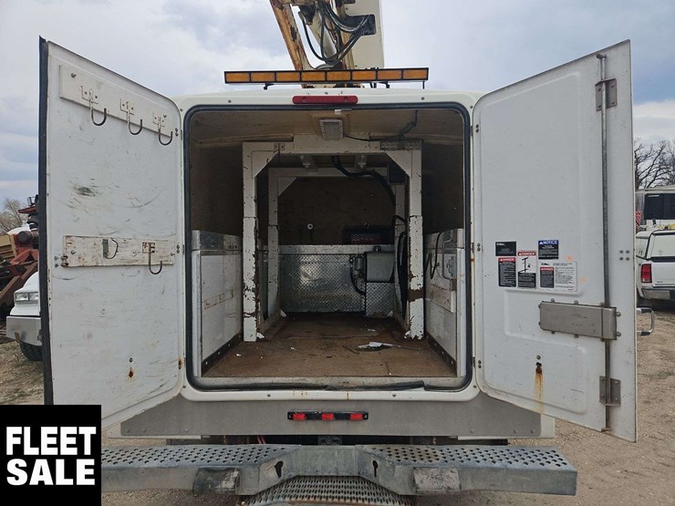 2006-ford-f550-image-14