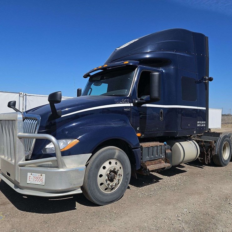 2019 INTERNATIONAL LT