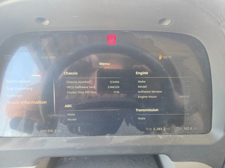 2023-peterbilt-567-image-67