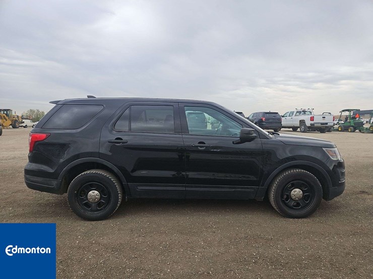 2018-ford-explorer-image-9