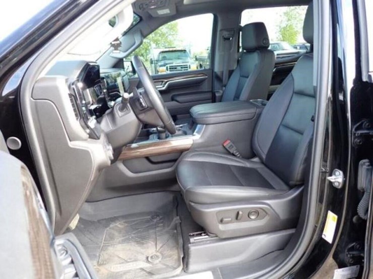 2024-chevrolet-silverado-1500-image-19