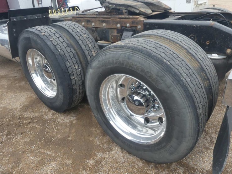 1994-peterbilt-379-image-5