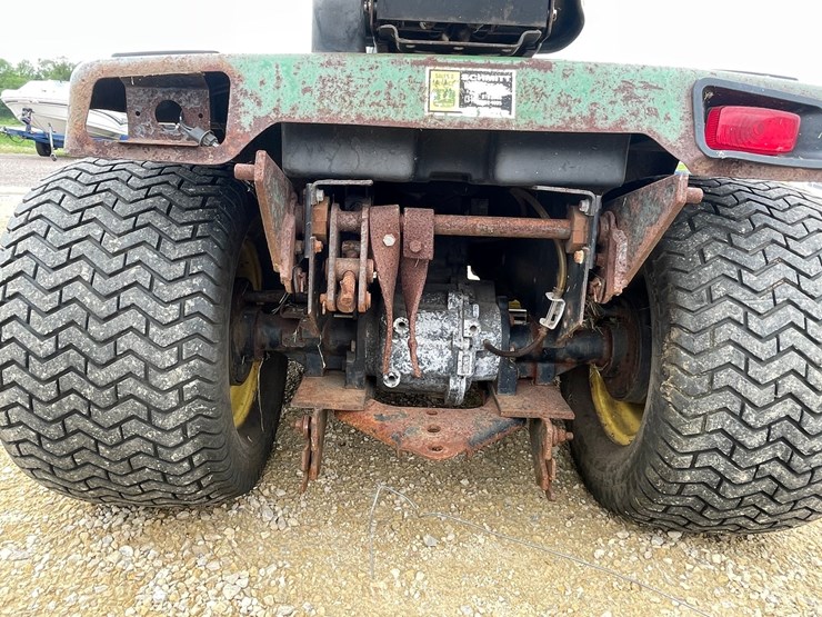 john-deere-318-image-6