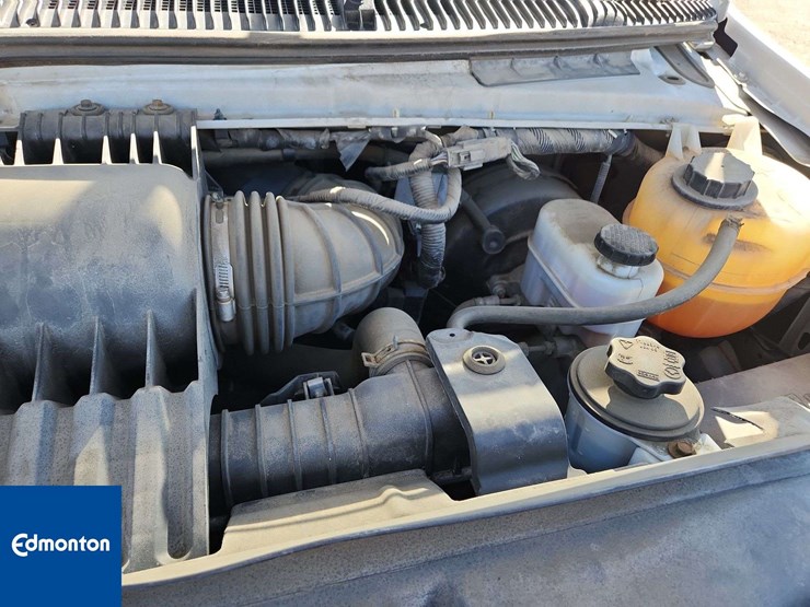 2014-ford-cargo-image-29